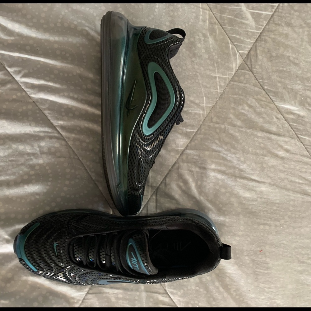 Nike aire max 720 excellent condition.